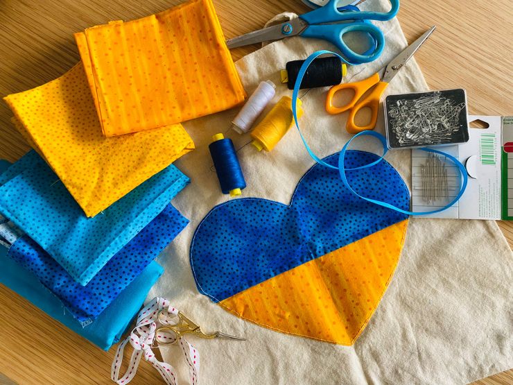 Ukrainian heart tote bags